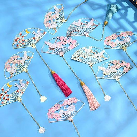 Exquisite electroplated brass bookmarks Pink cherry blossom tassels Cherry blossom bookmarks